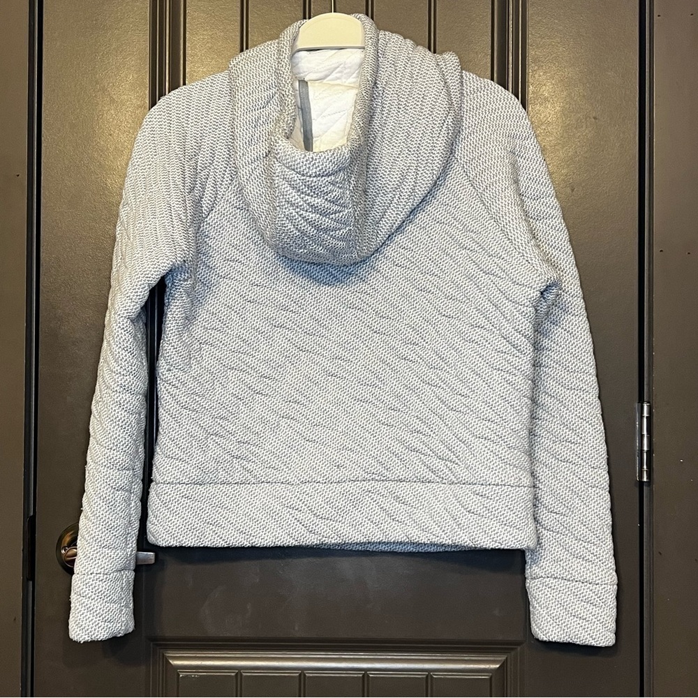 GapFit Jaquard Pullover Gray and White Hoodie with Front Pockets, Size X-Small - Picture 2 of 6